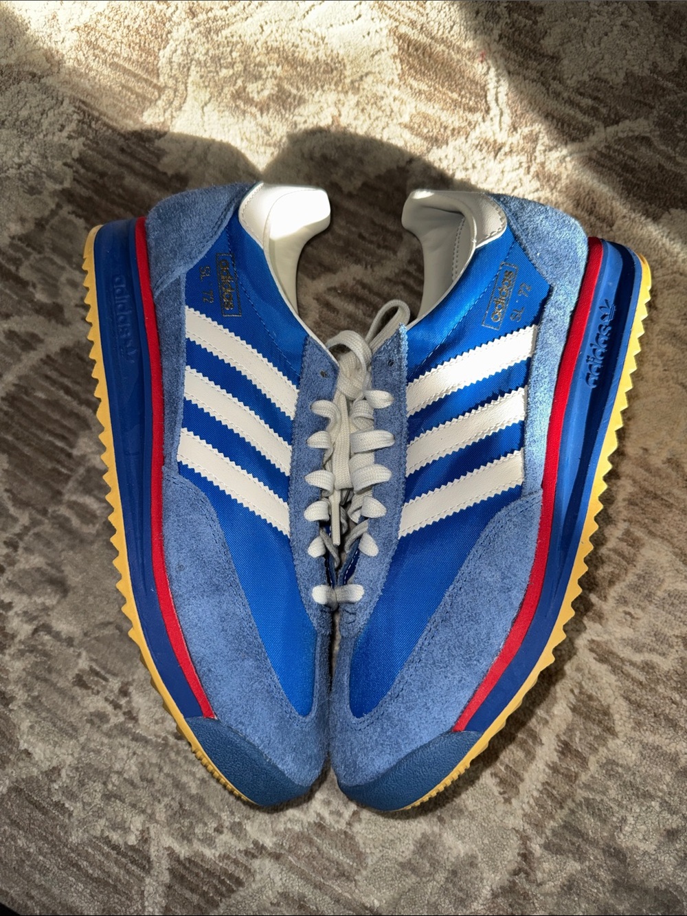 adidas Men’s Blue & White Retro Runner Sneakers